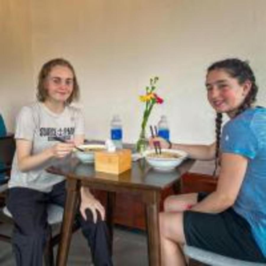 Window Homestay Kon Tum Exterior photo
