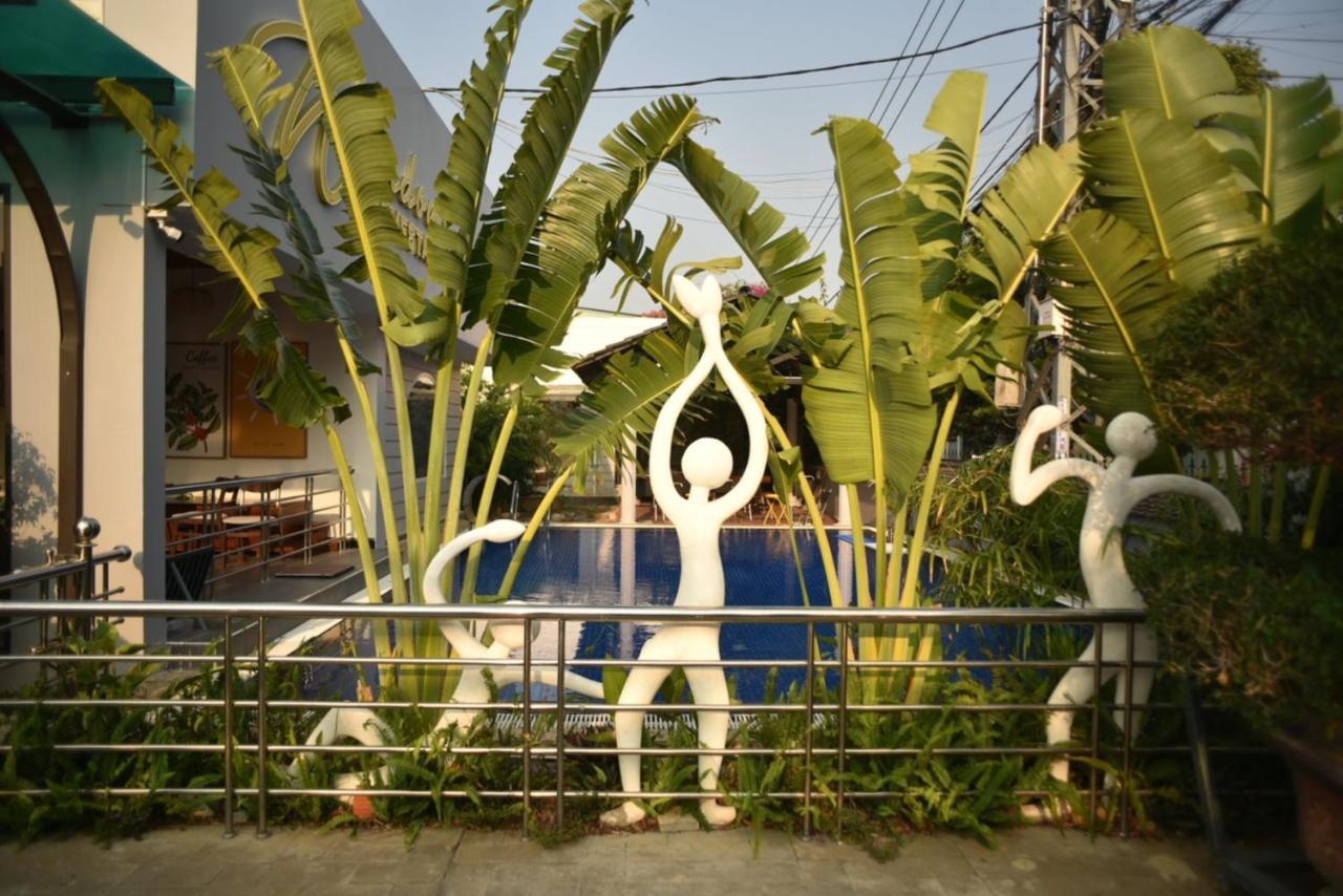 Window Homestay Kon Tum Exterior photo